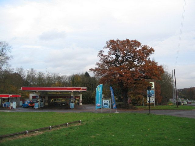 File:Canley Ford petrol station.jpg
