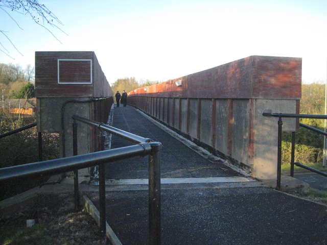 File:Taunton footbridge.jpg