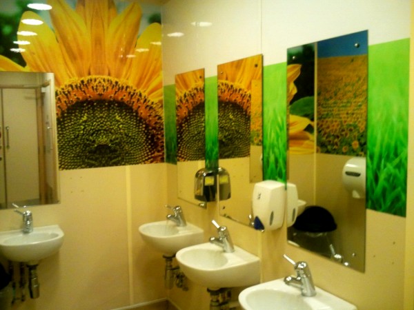 File:Heart of Scotland sunflower toilets.jpg