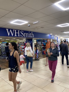 File:WHSmith - Moto Leigh Delamere Eastbound.jpeg