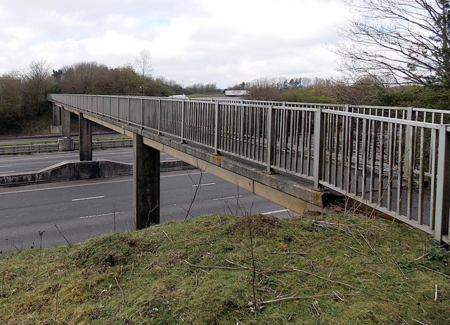 File:Membury pedestrian footbridge.jpg