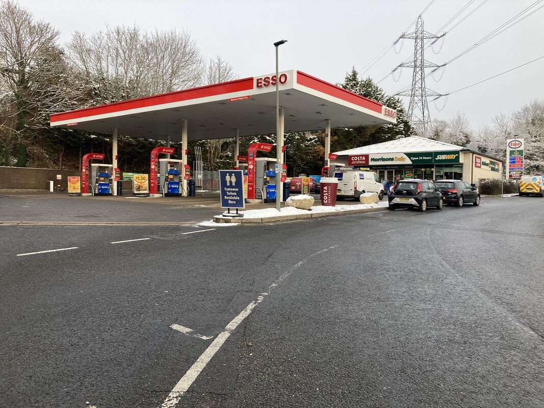 Chimes services Motorway Services, Chimes service station info