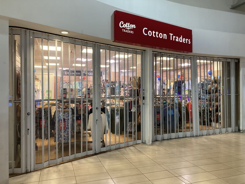 File:Cotton Traders Strensham South 2022.jpg