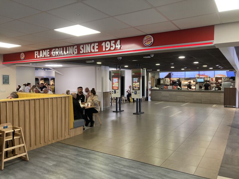 File:Burger King Ferrybridge 2022.jpg