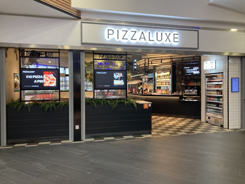 File:PizzaLuxe Peterborough 2022.jpg