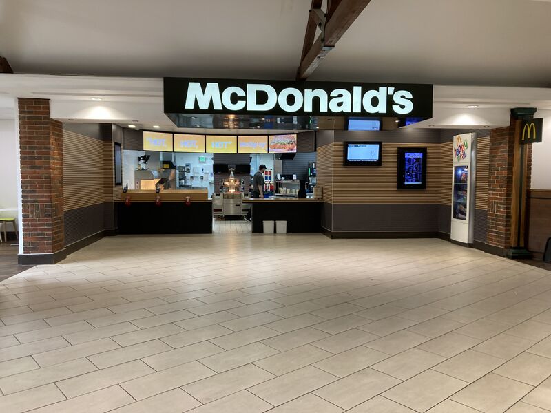 File:McDonalds Clacket Lane East 2022.jpg