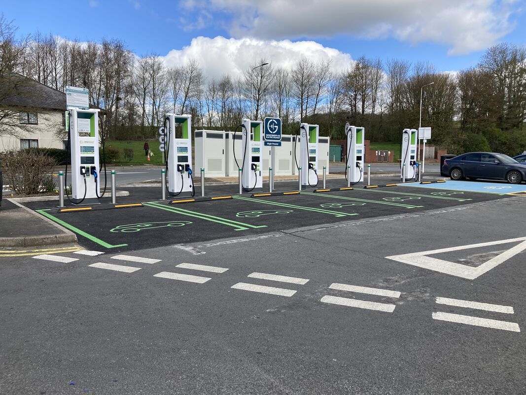 Photo: EV Hub Burton-in-Kendal 2022.jpg - Motorway Services, File:EV ...