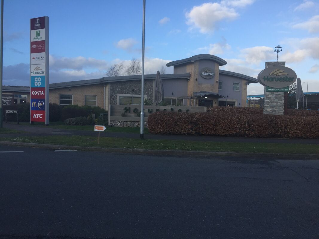 Harvester Motorway Services, Harvester service station info