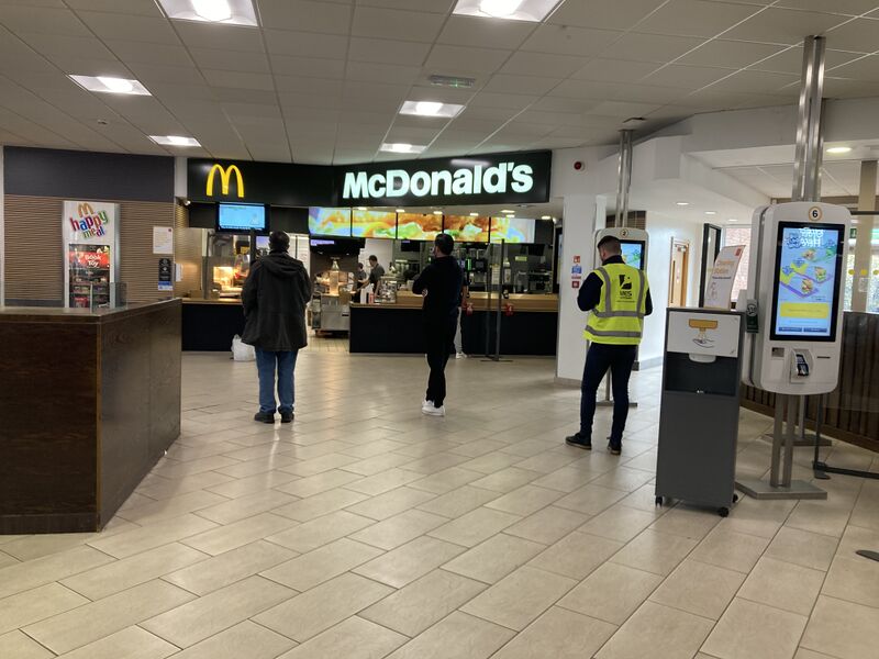File:McDonalds Sandbach South 2022.jpg