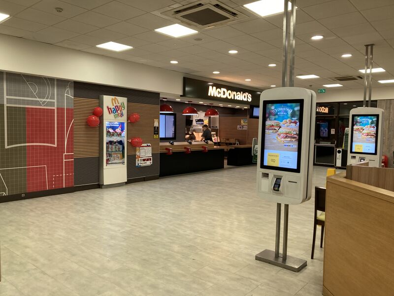File:McDonalds Sutton Scotney South 2022.jpg