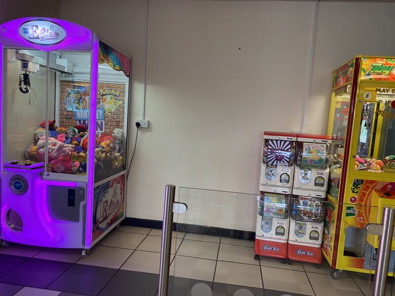 File:Arcade Machines Grantham.jpeg