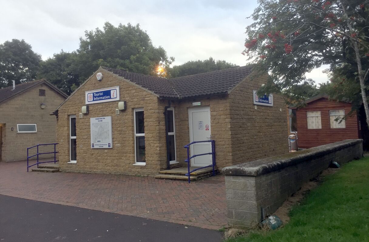 Cartgate Motorway Services, Cartgate service station info