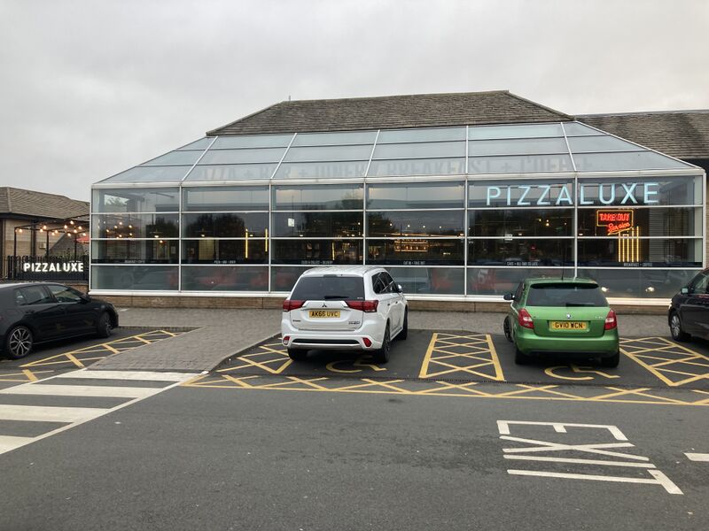 File:PizzaLuxe exterior Peterborough 2022.jpg