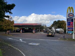 West Wellow services