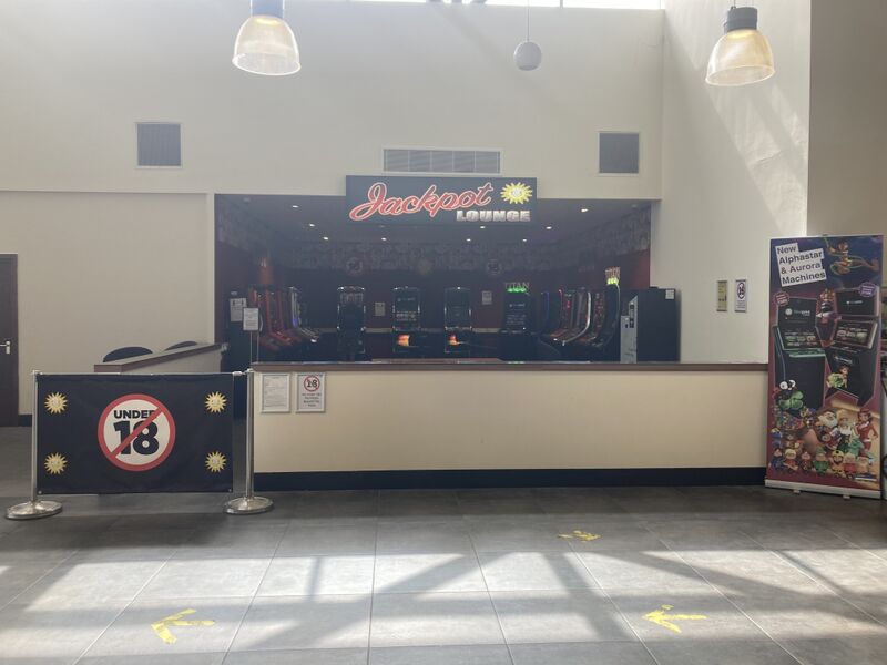 File:Jackpot Lounge Monmouth North 2022.jpg