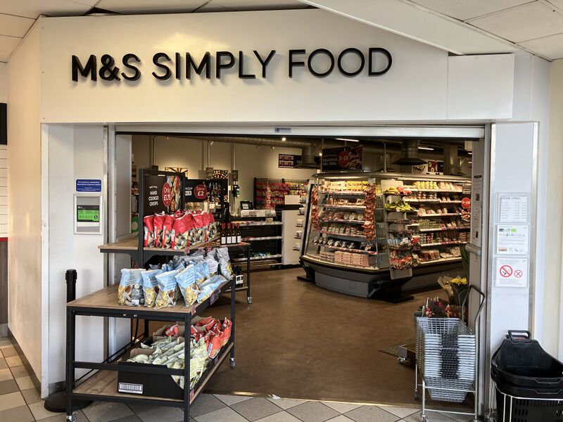 File:M&S Simply Food Knutsford 2024.jpg