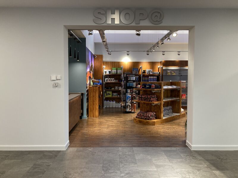 File:Shop Ashford 2021.jpg