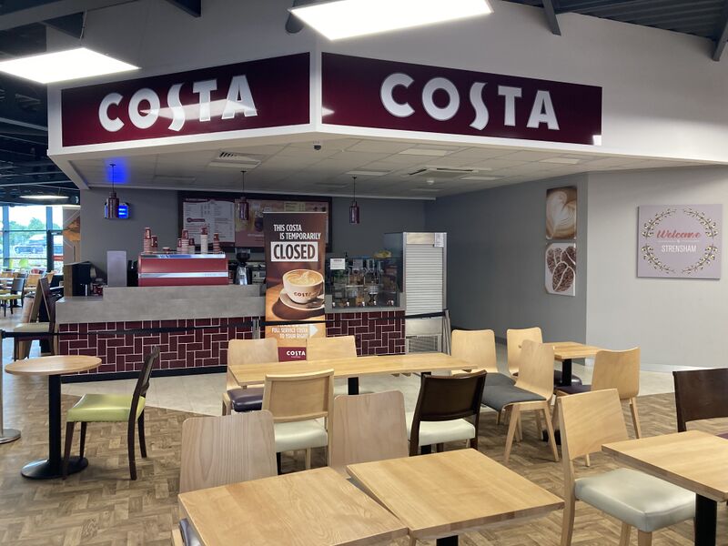 File:Costa kiosk Strensham South 2022.jpg