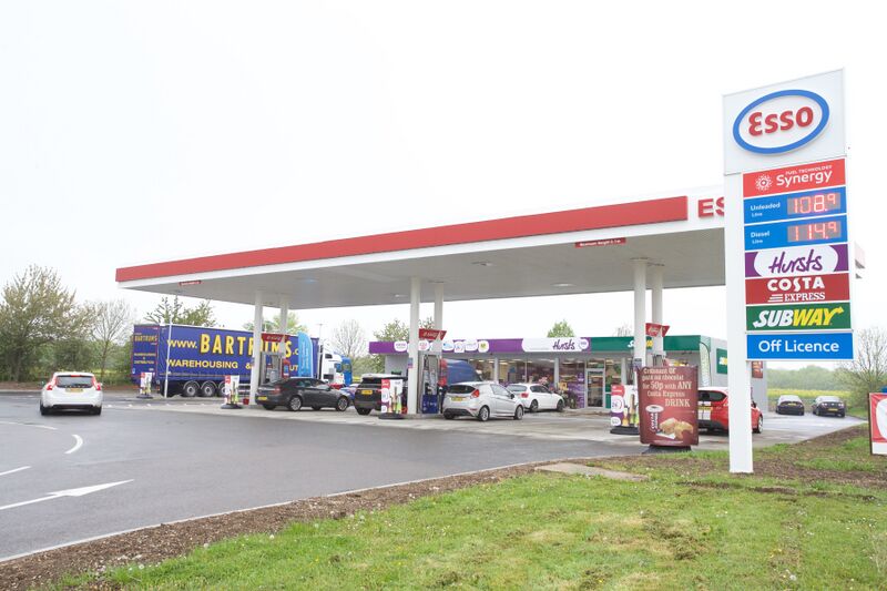 File:Esso Feering 2016.jpg