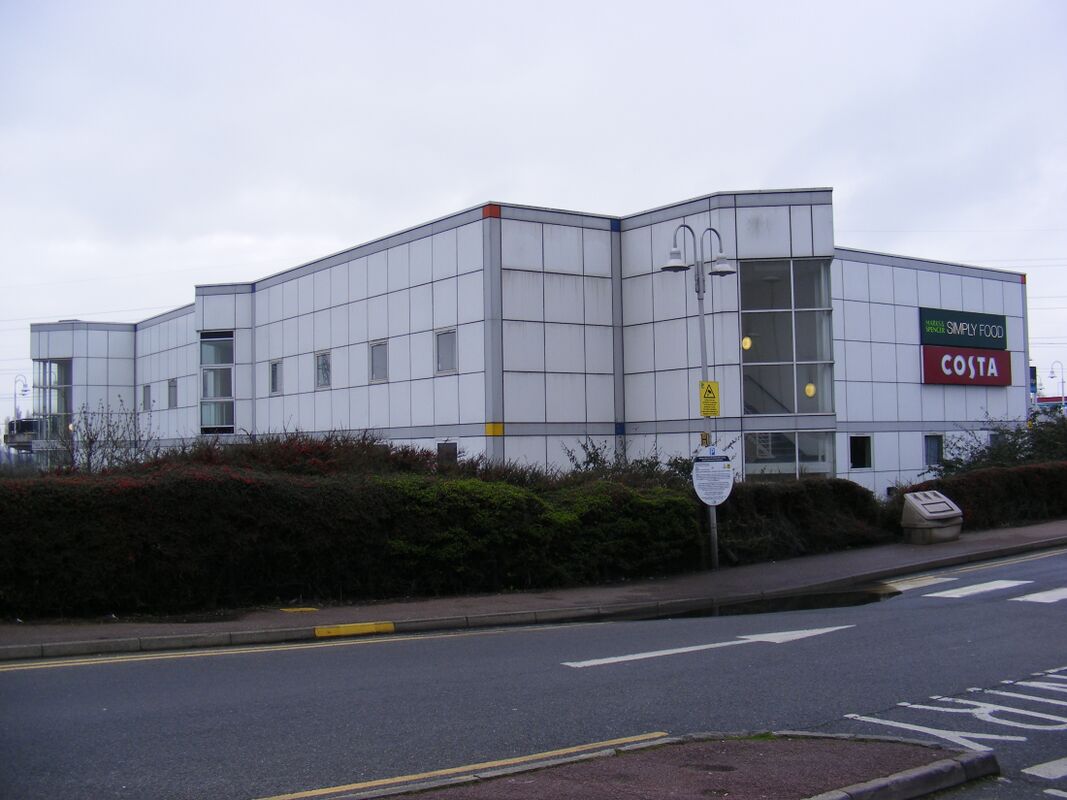 History of Thurrock services Motorway Services, HistoryThurrock