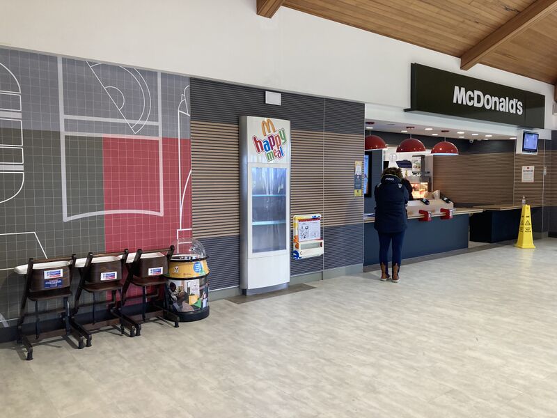 File:McDonalds Sutton Scotney North 2023.jpg