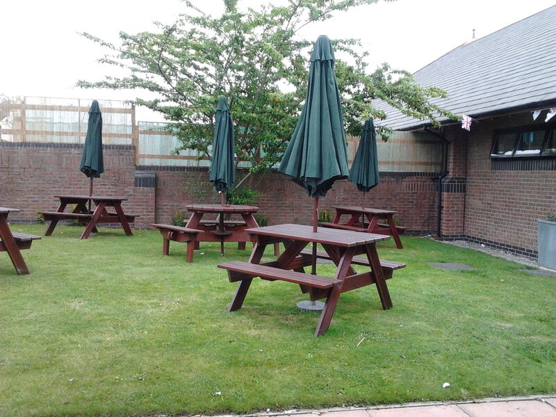File:Chester picnic tables.jpg
