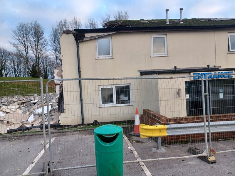 File:Rivington Lodge demolition.jpg