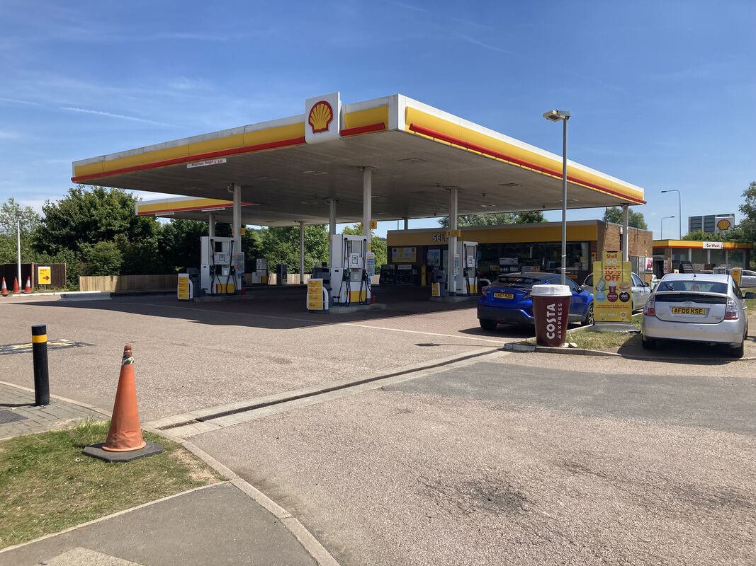 Milton Keynes services Motorway Services, Milton Keynes service