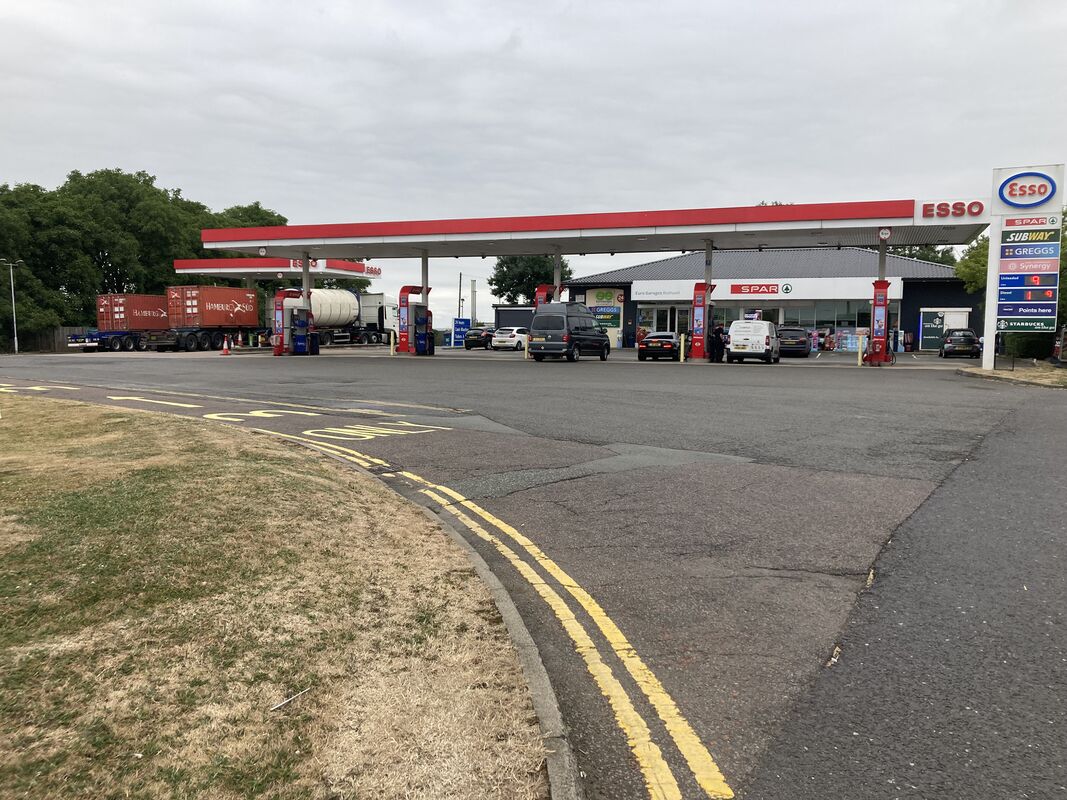 Rothwell services Motorway Services, Rothwell service station info