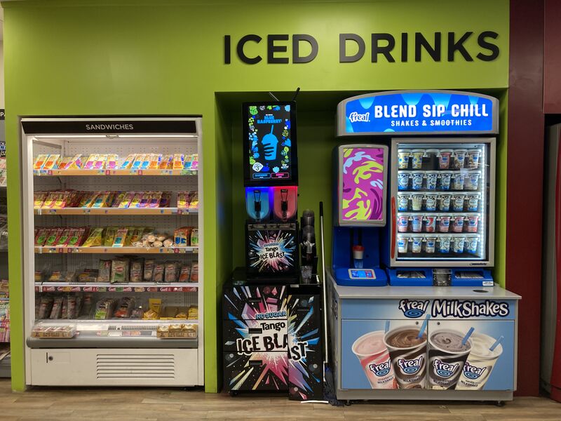 File:Iced Drinks Hilton Park North 2022.jpg