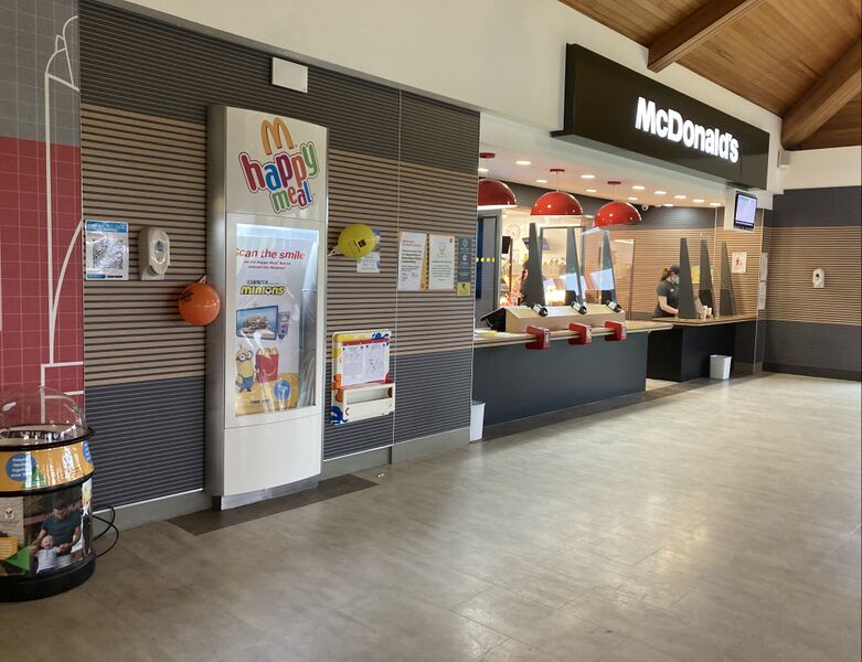 File:McDonalds Sutton Scotney North 2021.jpg