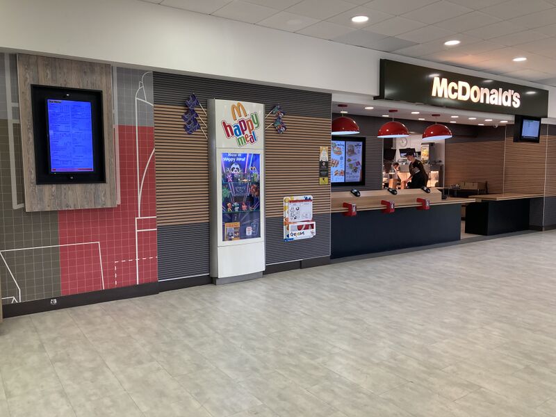 File:McDonalds Sutton Scotney South 2023.jpg