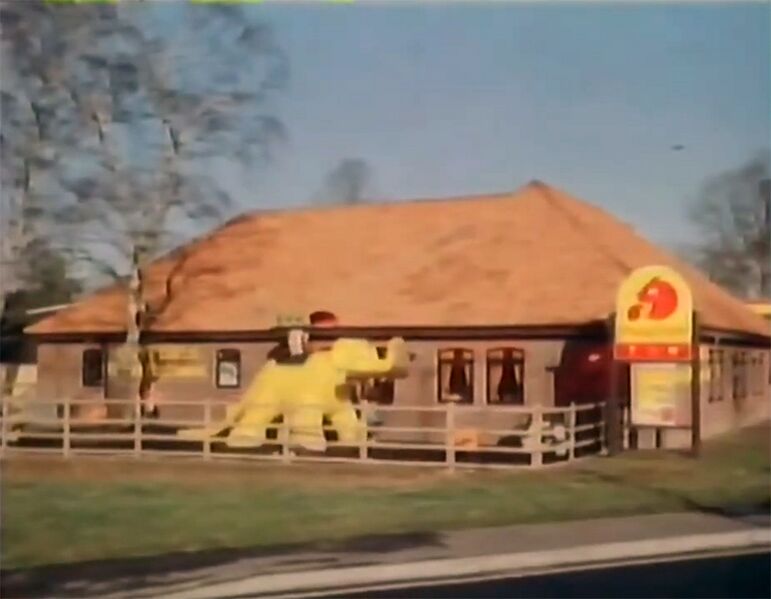 File:Happy Eater Broadbridge Heath.jpg