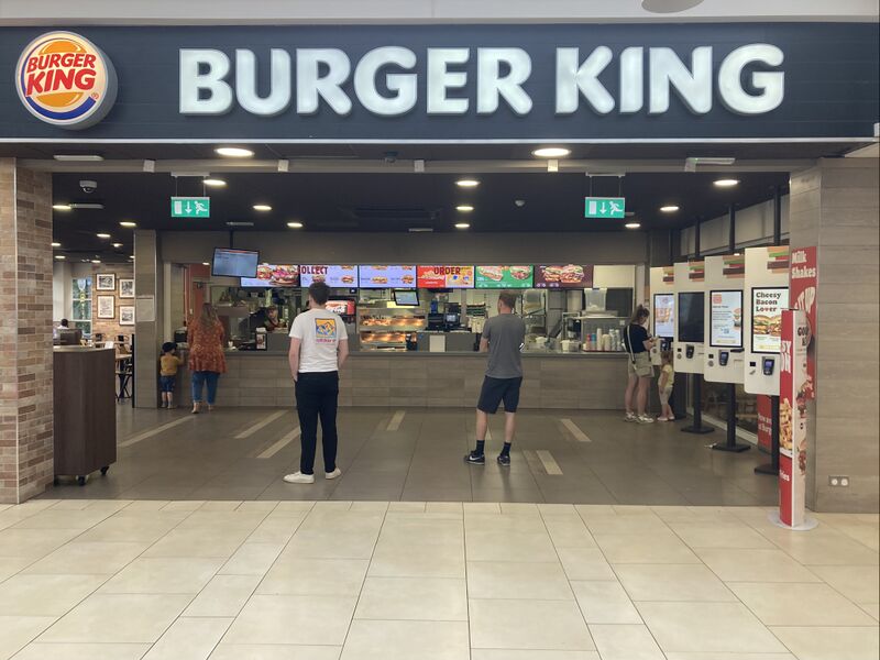 File:Burger King Leigh Delamere East 2022.jpg