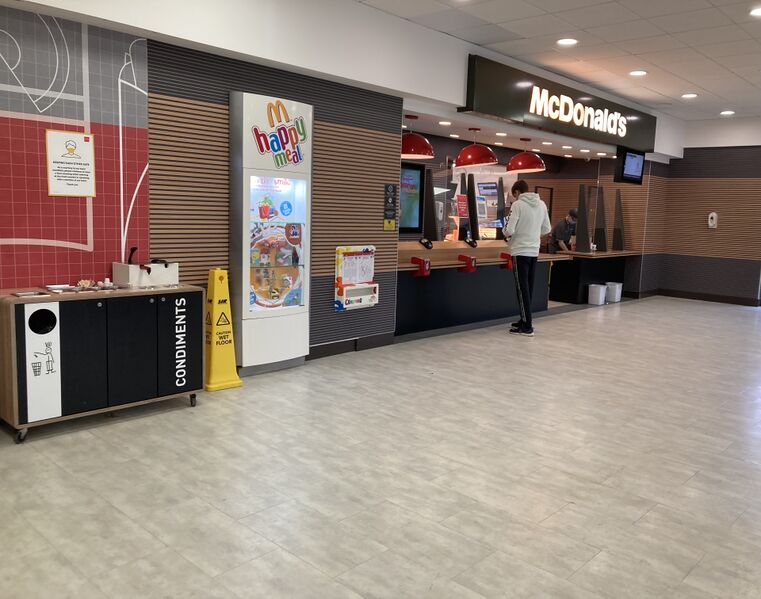 File:McDonalds Sutton Scotney South 2021.jpg