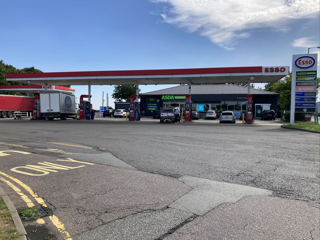 Rothwell services Motorway Services, Rothwell service station info