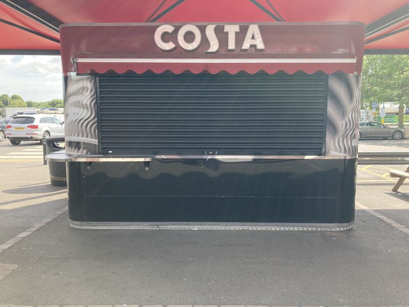 File:Costa kiosk Chieveley 2022.jpg