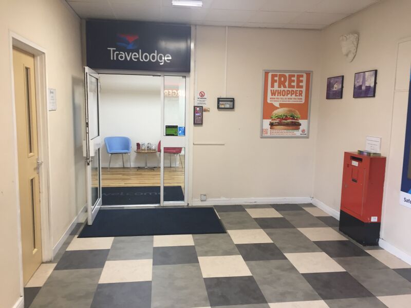 File:Travelodge entrance Cardiff West 2019.jpg