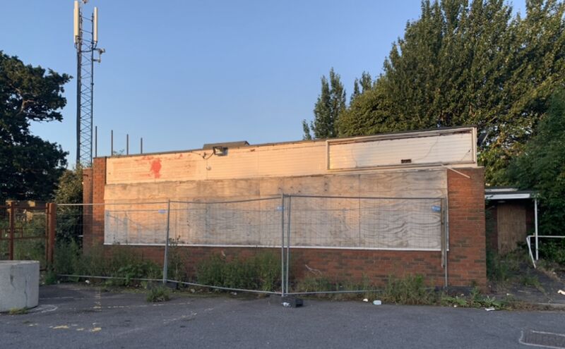 File:Budbrooke abandoned building 2021.jpeg