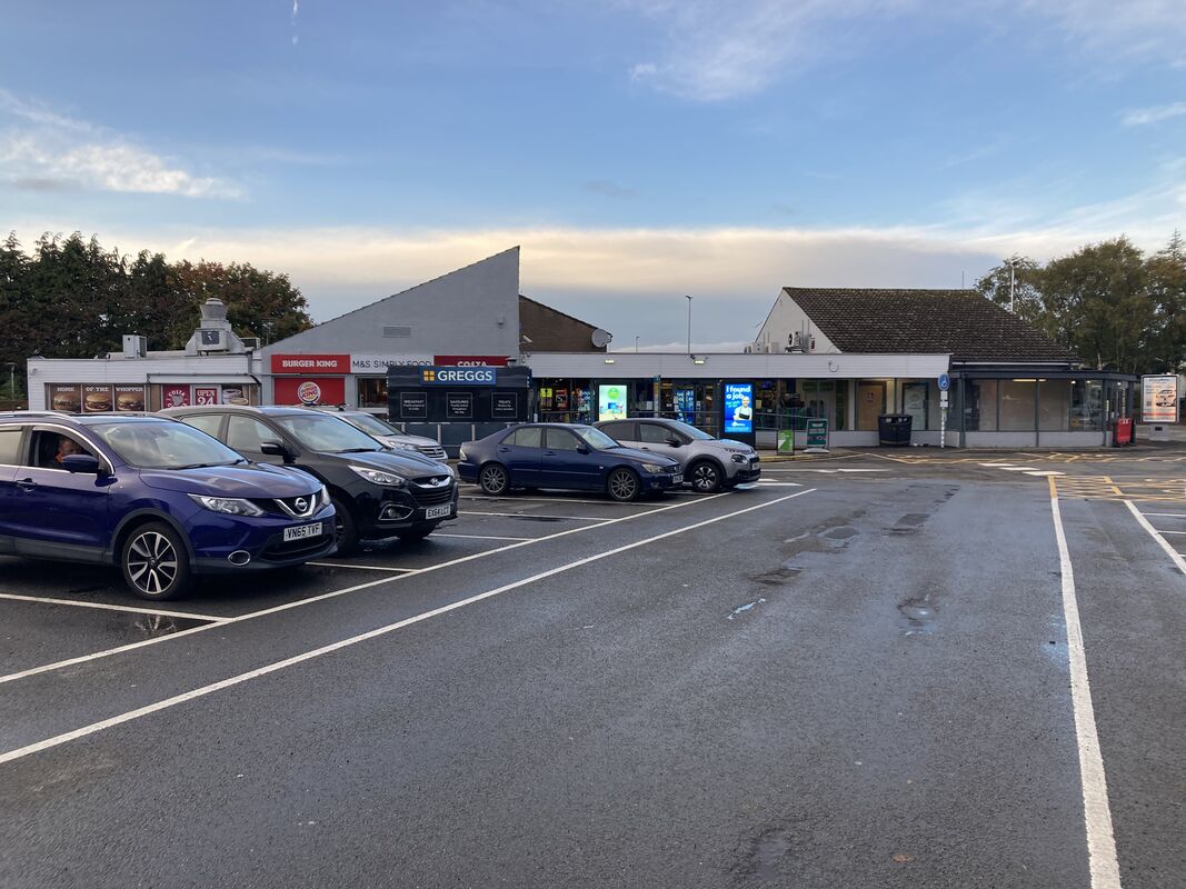 Kinross services Motorway Services, Kinross service station info