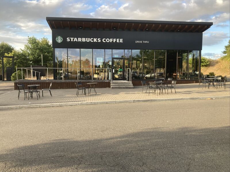 File:Starbucks DT Oxford 2022.jpg