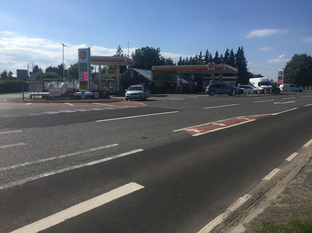 Lock's Garage services Motorway Services, Locks Garage service