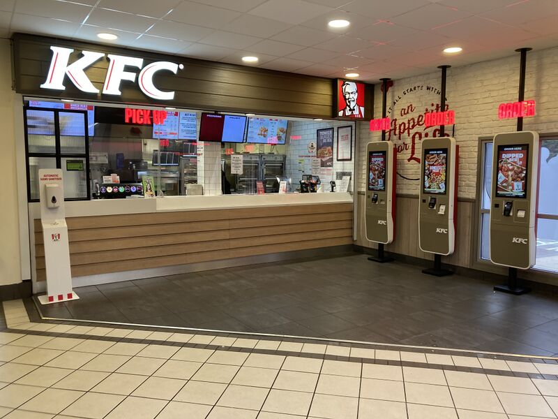 File:KFC Newport Pagnell South 2021.jpg