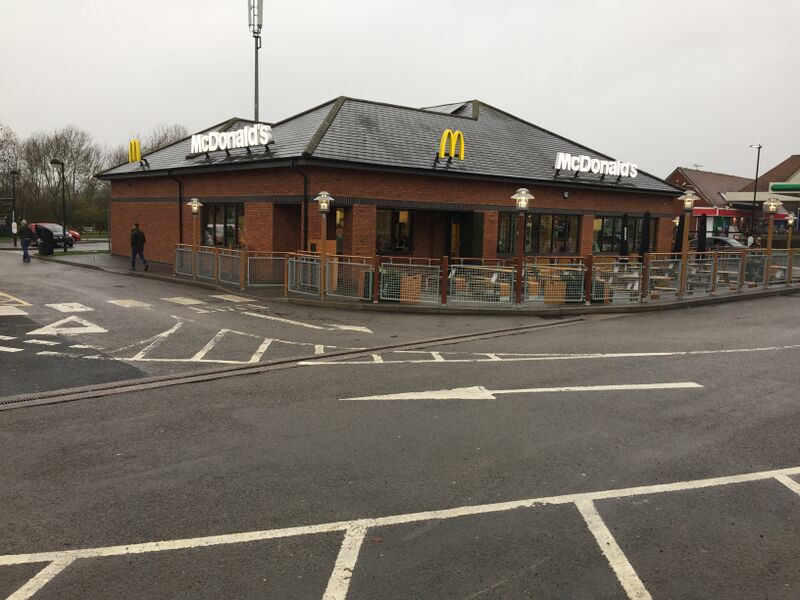 File:McDonalds Oversley Mill 2018.jpg