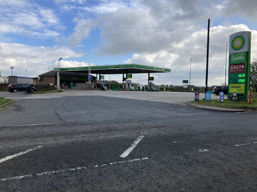 Caenby Corner services Motorway Services, Caenby Corner service