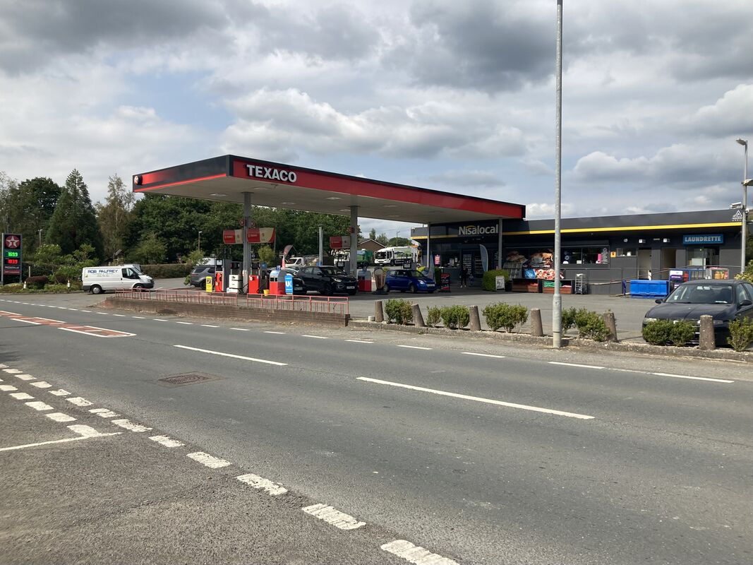 Crossgates services Motorway Services, Crossgates service station info
