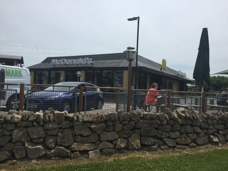 File:McDonalds Hayle 2019.jpg