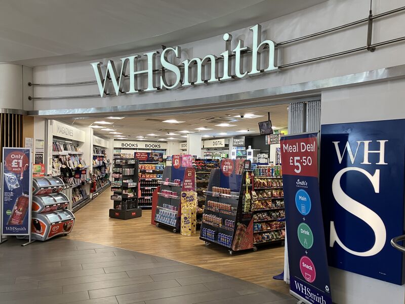 File:WHSmith Baldock 2025.jpg