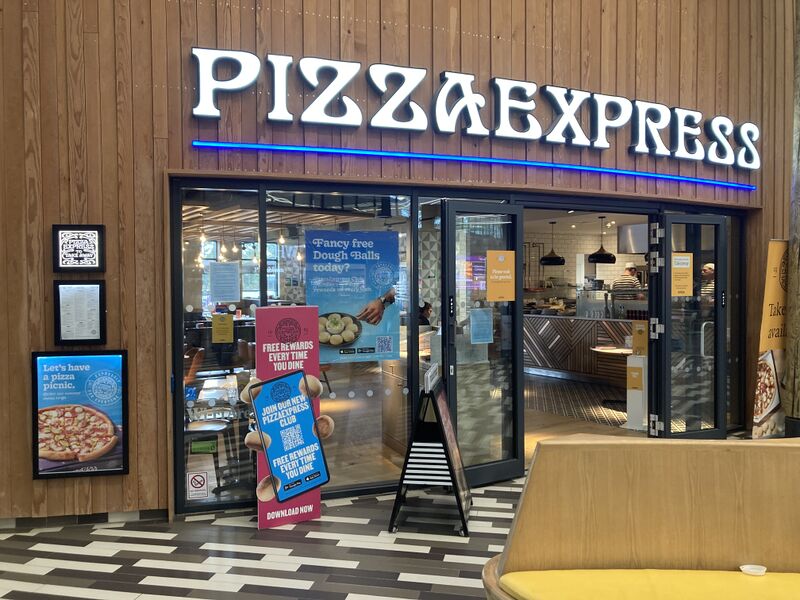 File:PizzaExpress Fleet South 2022.jpg