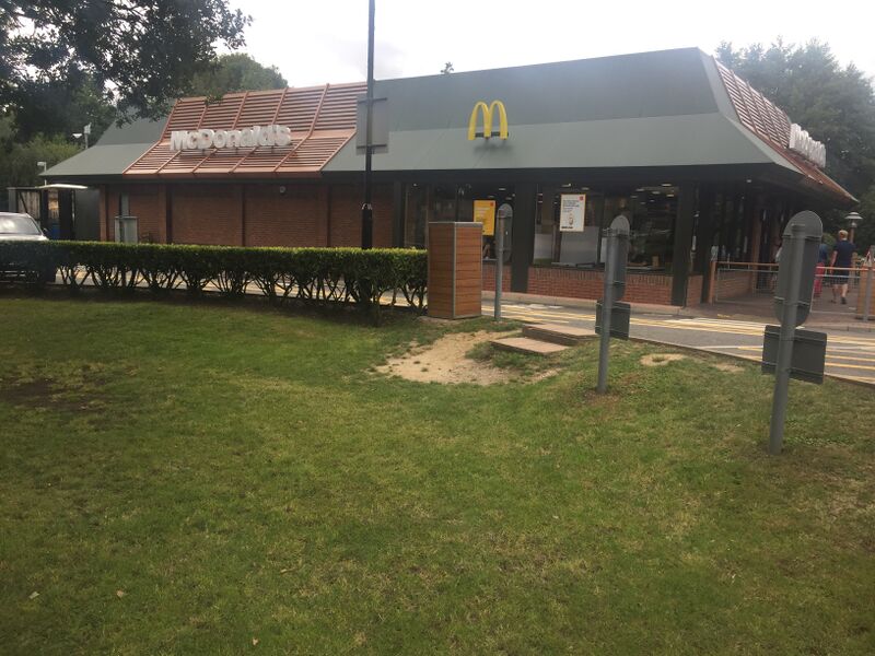 File:McDonalds Petersfield 2020.jpg